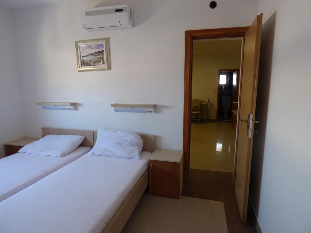 Apartments Glasnovic Vir Bilik gambar